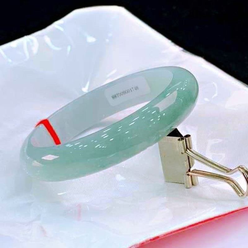 ミャンマー産天然アイスジェダイト、女性用ライトグリーンジェイ - Lighting のレビューと価格