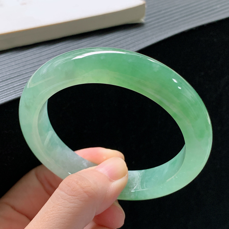ジェダイトブレスレット、ビルマ産の老鉱地の氷のようなワックス - Lighting のレビューと価格